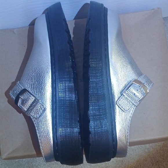 Dr. Martens "Laketen" Silver Metallic Mules NWOT - M6/W7 - Picture 5 of 9